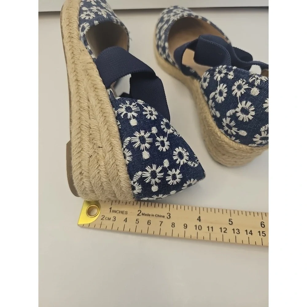 Life Stride Kaylee‎ Blue and White Daisy Denim Espadrille Wedges Size 7.5